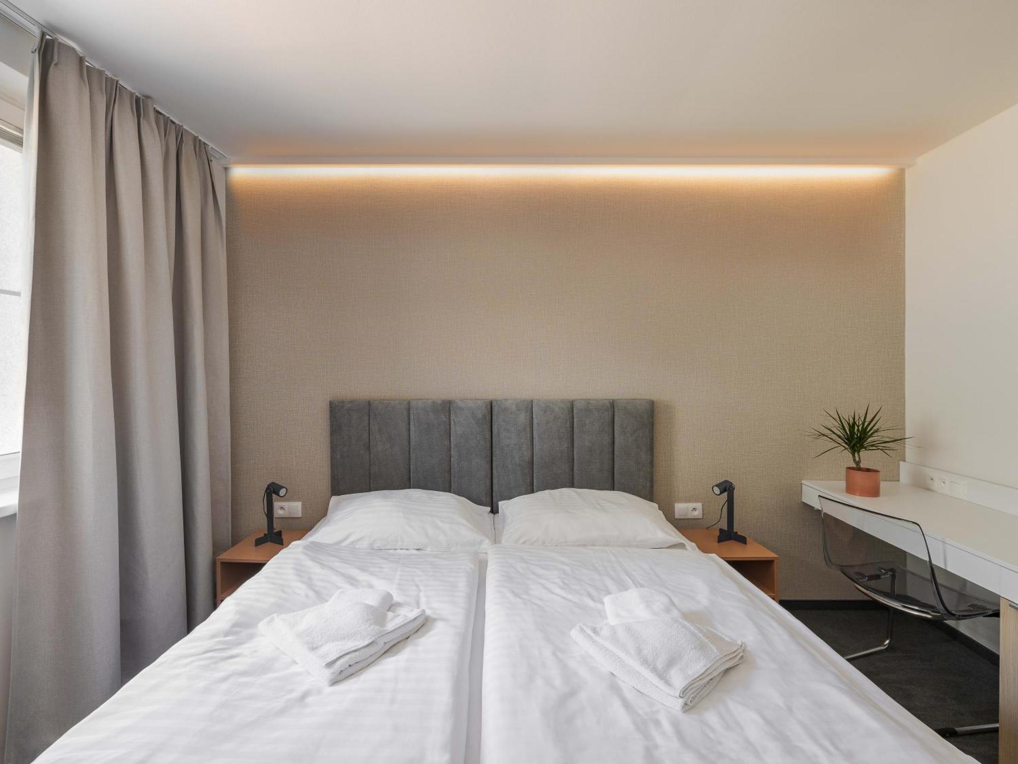 Hotel Taxis Bratislava - New Rooms Экстерьер фото